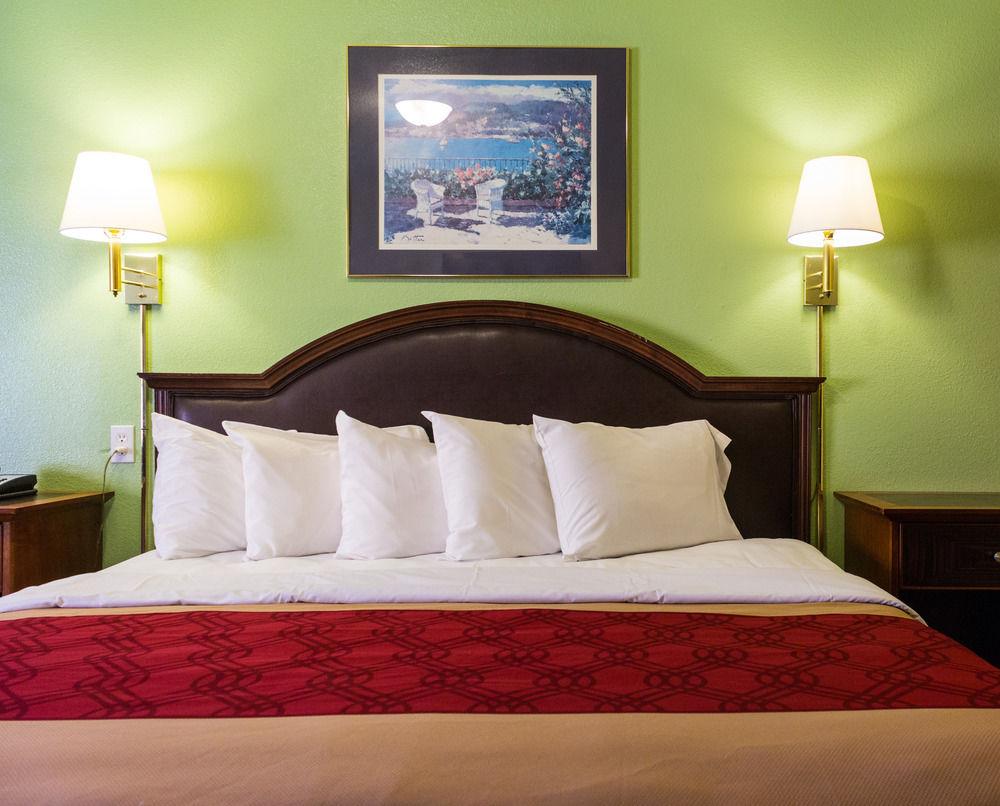 Econo Lodge Pryor Creek Экстерьер фото