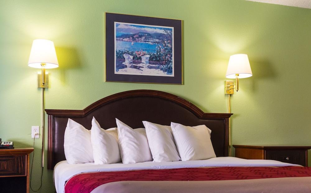Econo Lodge Pryor Creek Экстерьер фото