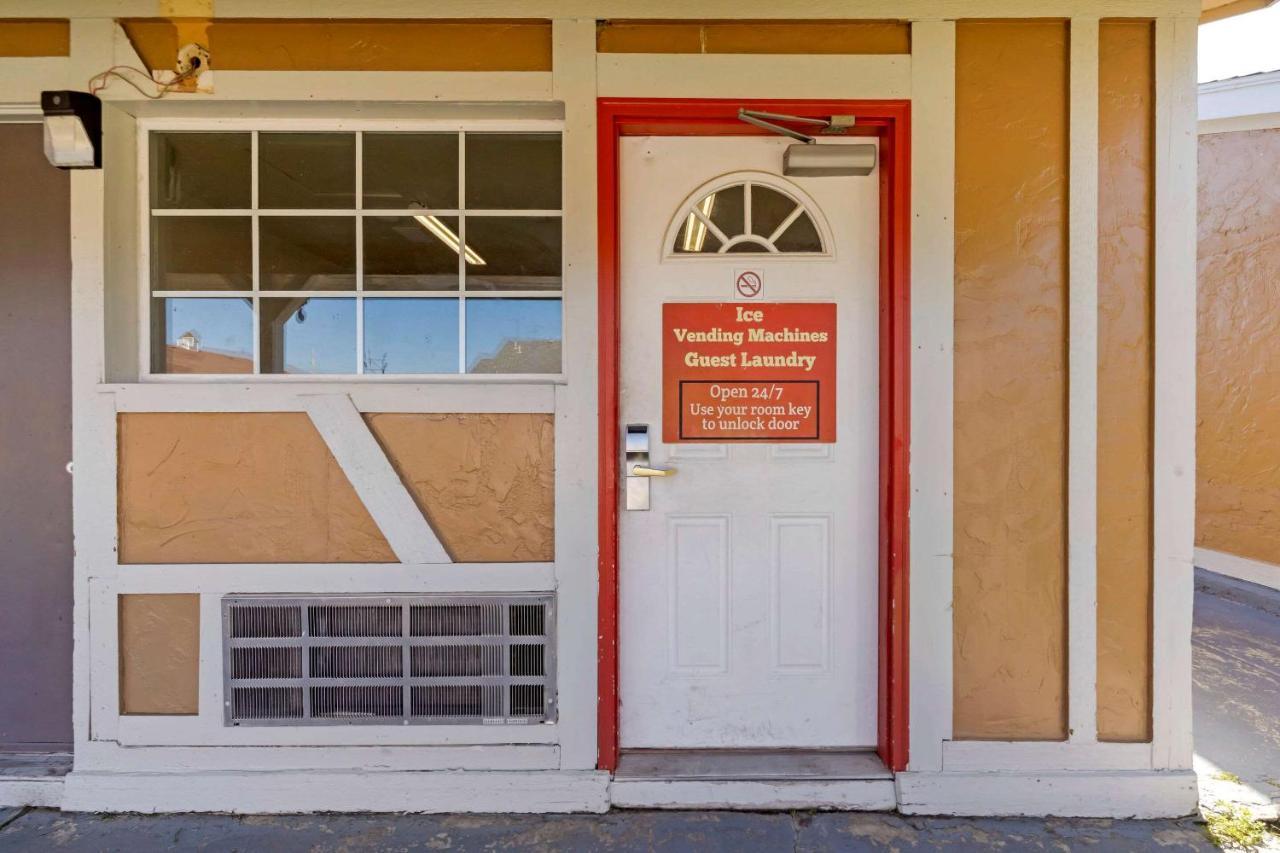 Econo Lodge Pryor Creek Экстерьер фото