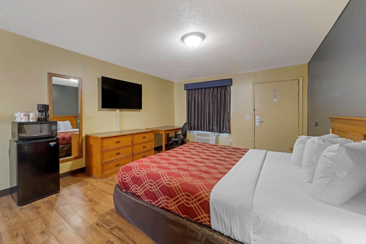 Econo Lodge Pryor Creek Экстерьер фото