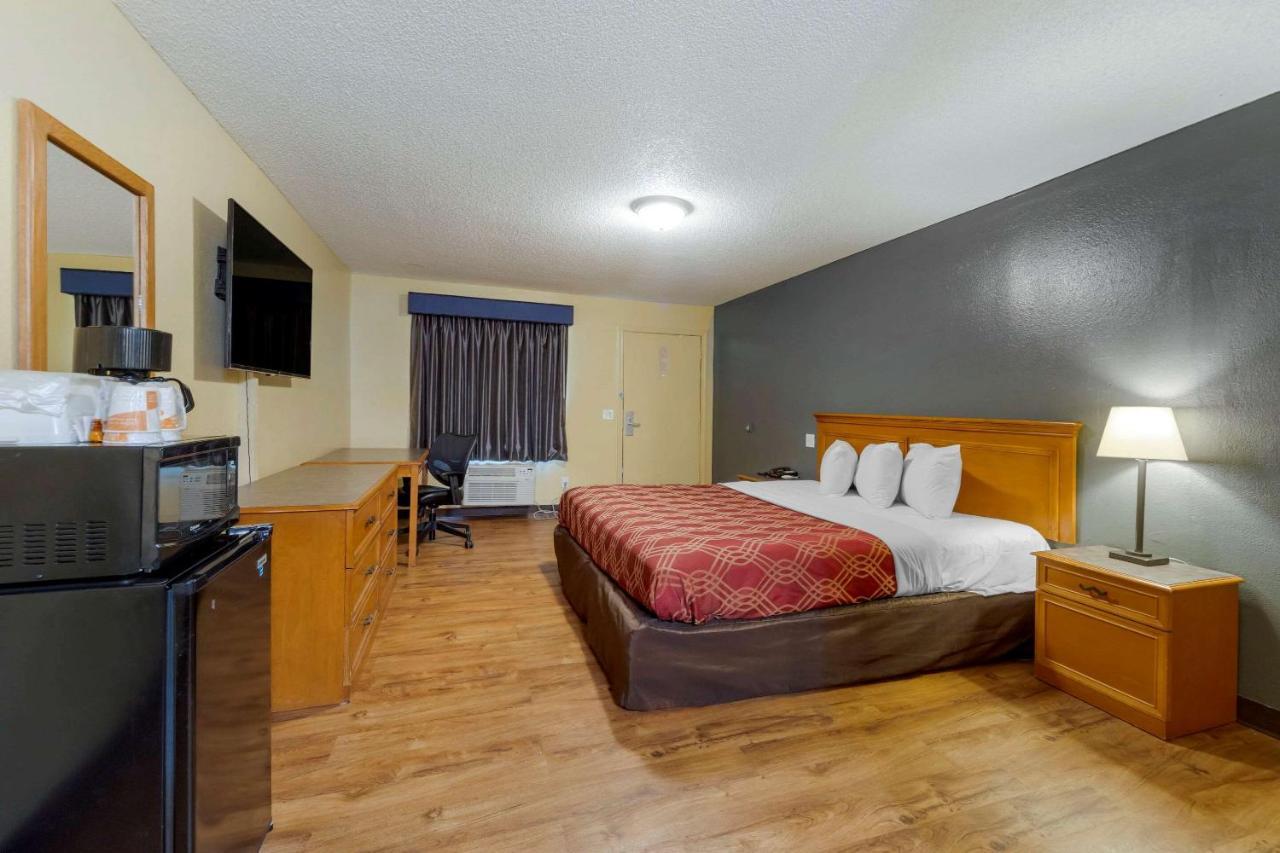 Econo Lodge Pryor Creek Экстерьер фото