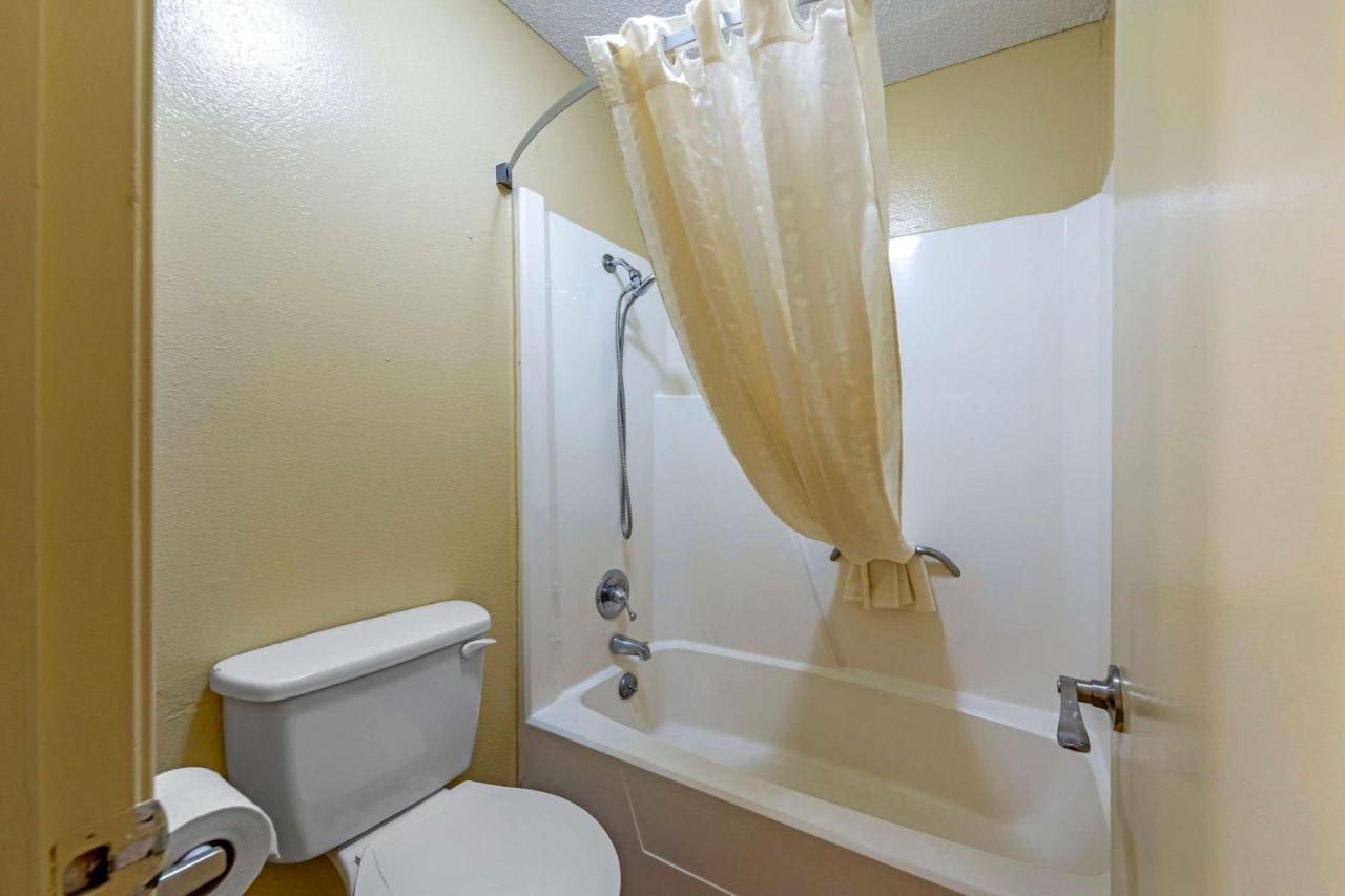 Econo Lodge Pryor Creek Экстерьер фото