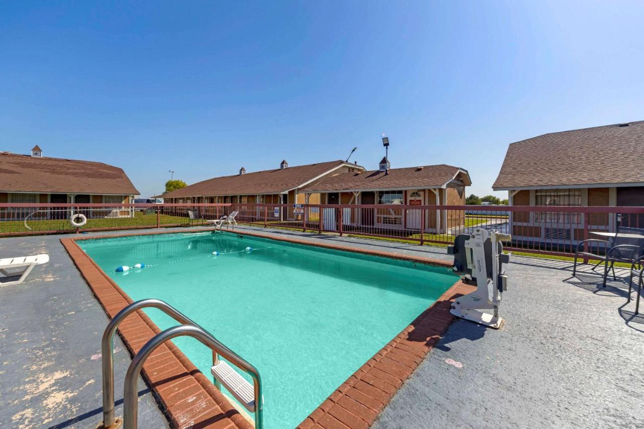 Econo Lodge Pryor Creek Экстерьер фото