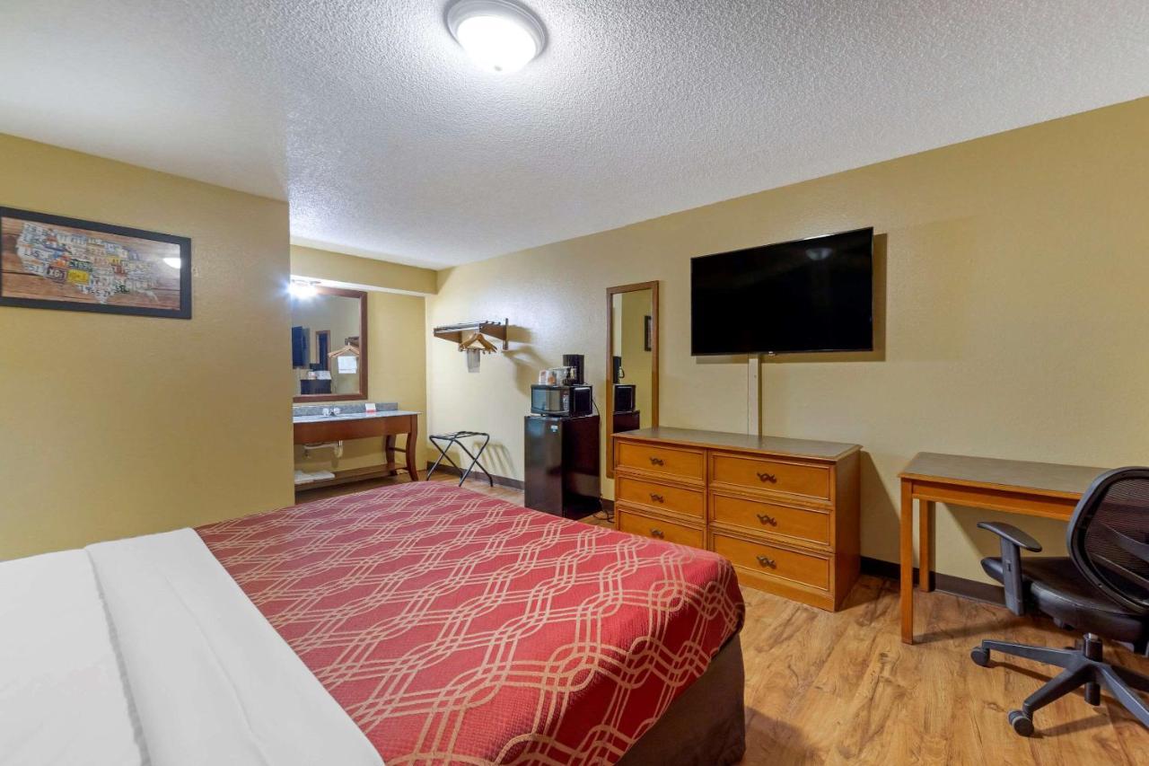 Econo Lodge Pryor Creek Экстерьер фото
