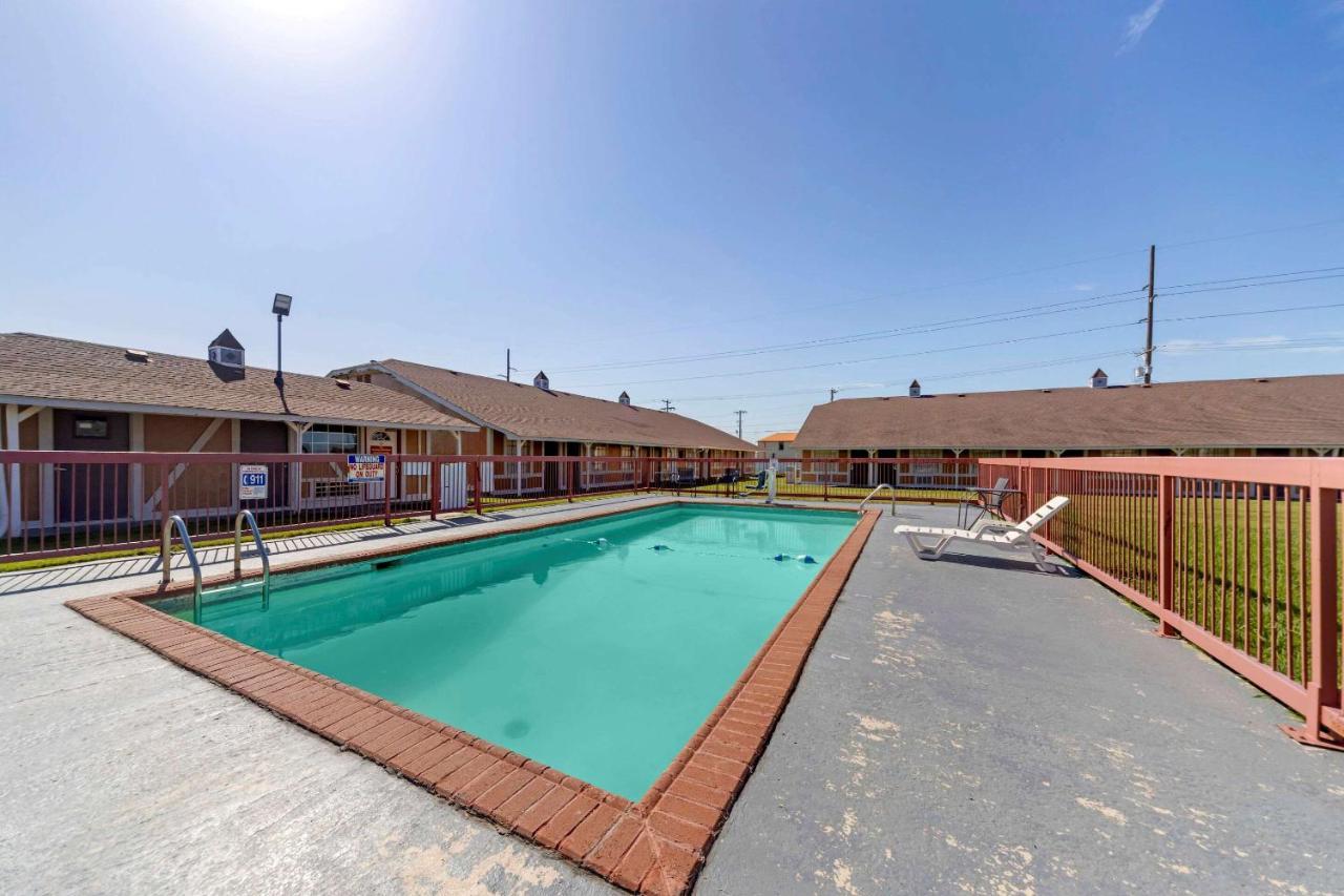 Econo Lodge Pryor Creek Экстерьер фото