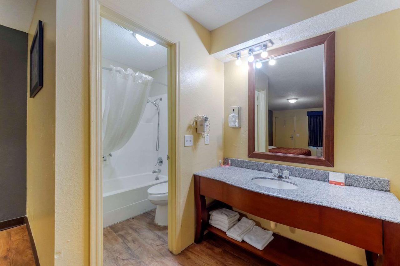 Econo Lodge Pryor Creek Экстерьер фото