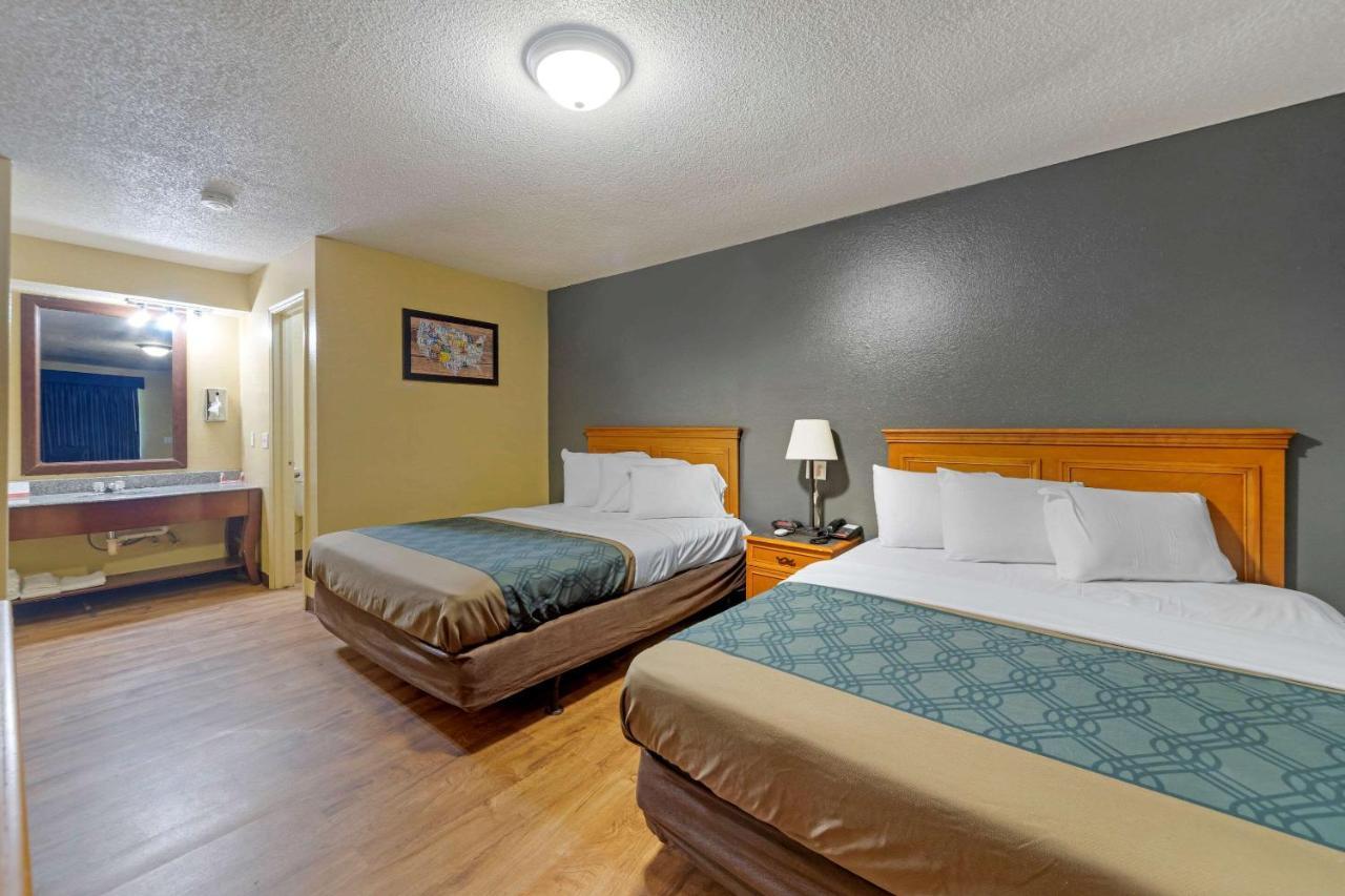 Econo Lodge Pryor Creek Экстерьер фото
