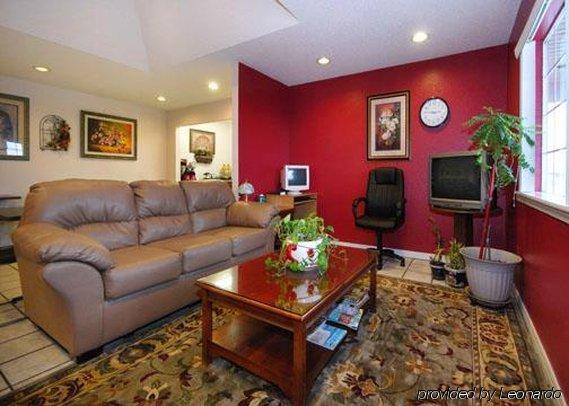 Econo Lodge Pryor Creek Интерьер фото