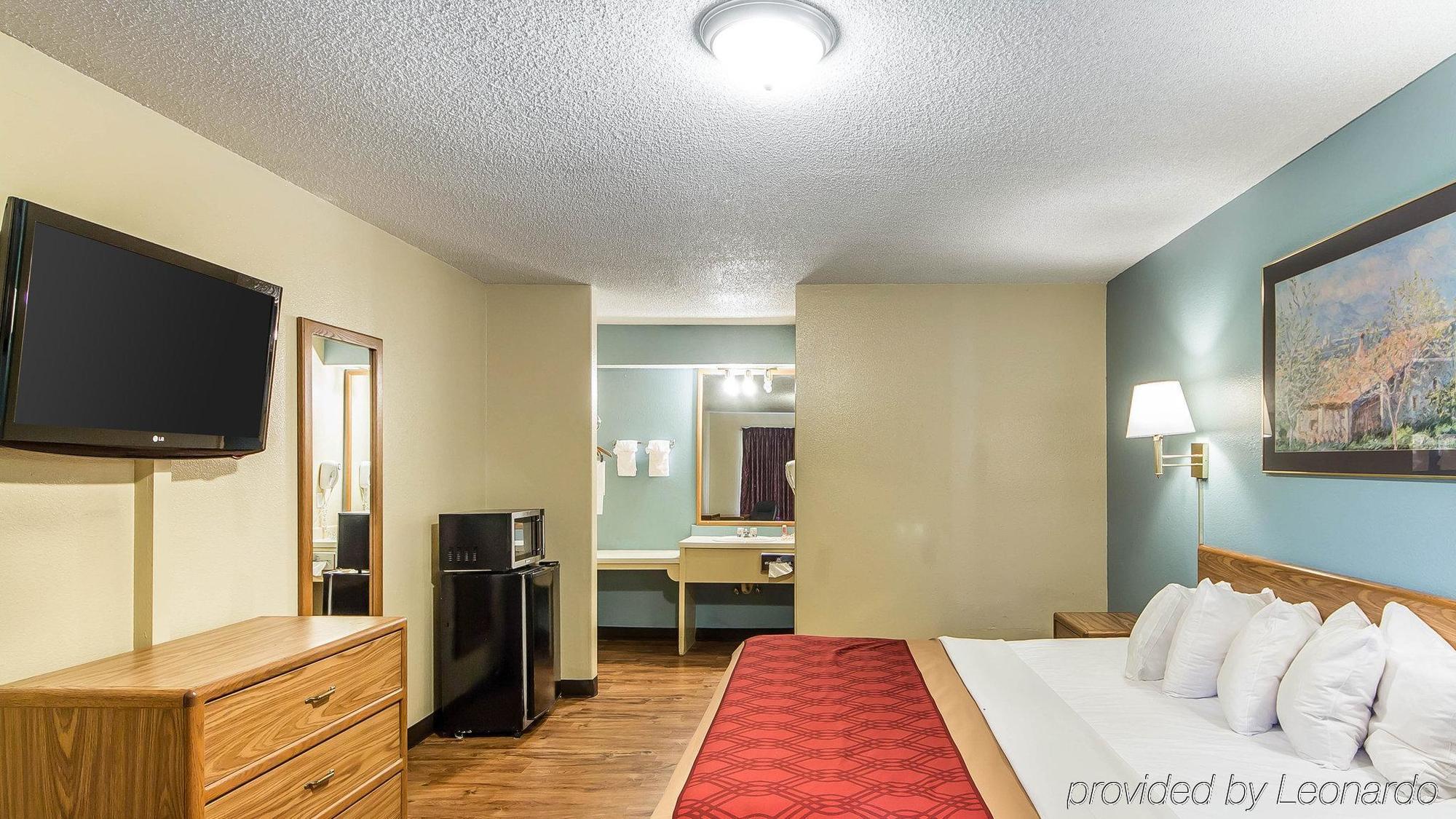 Econo Lodge Pryor Creek Экстерьер фото