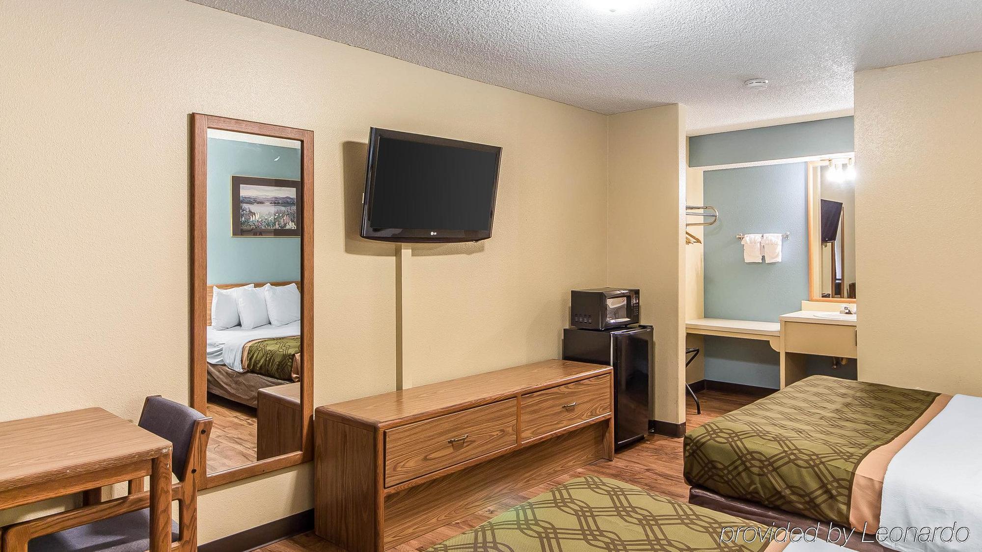 Econo Lodge Pryor Creek Экстерьер фото