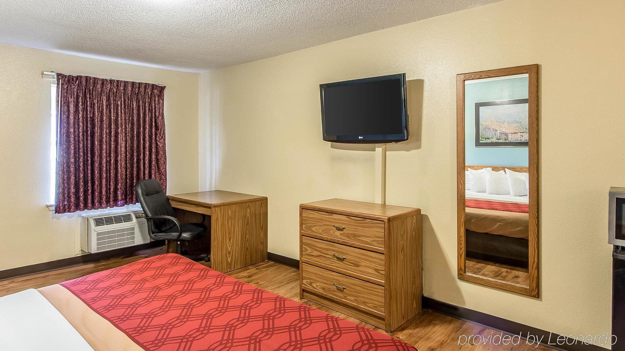 Econo Lodge Pryor Creek Экстерьер фото
