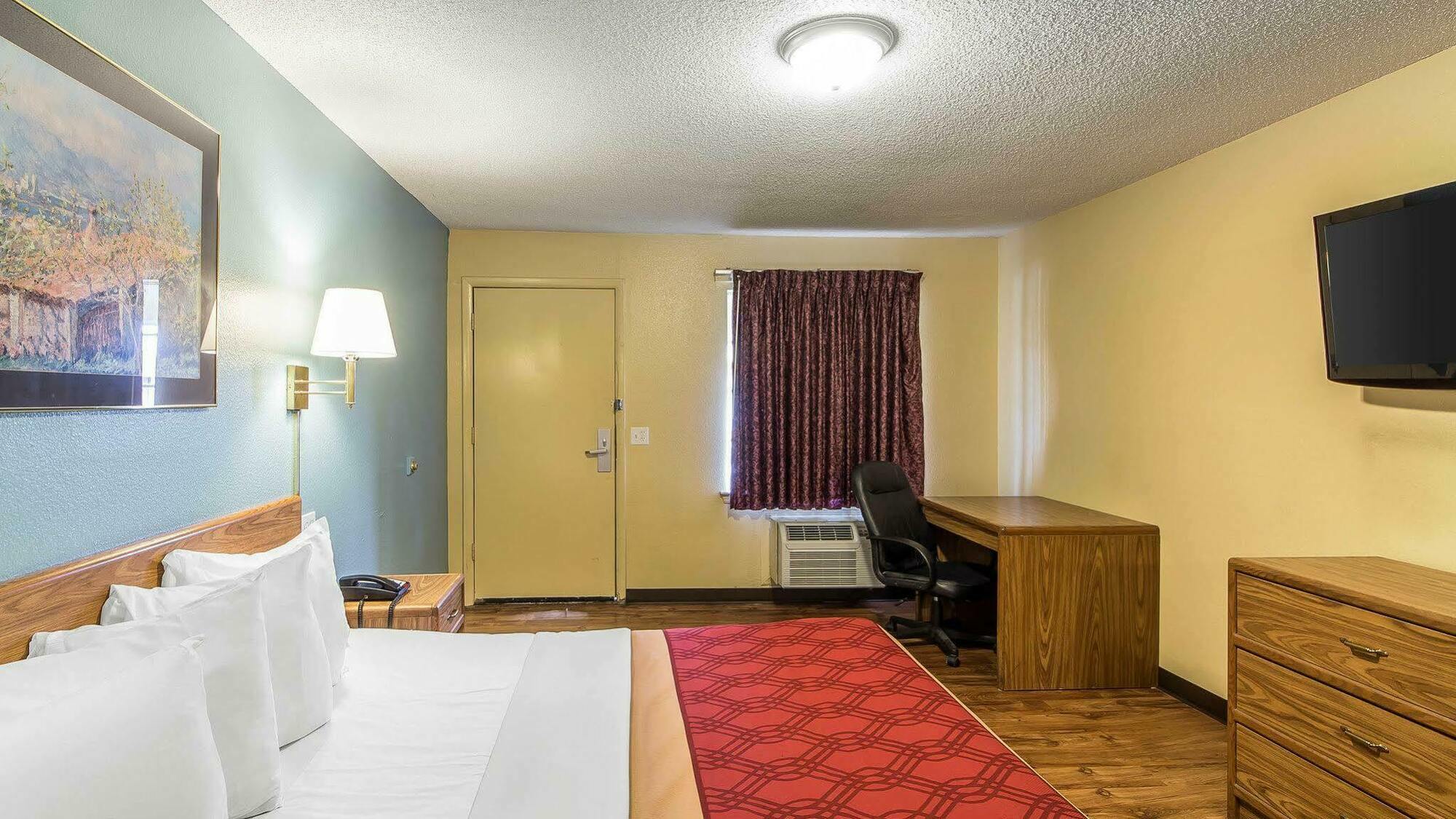 Econo Lodge Pryor Creek Экстерьер фото