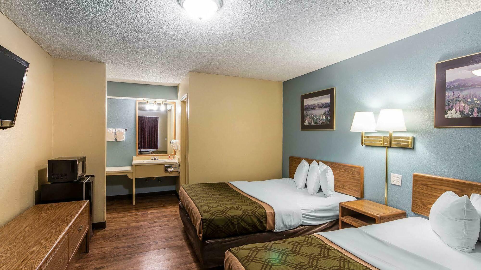 Econo Lodge Pryor Creek Экстерьер фото