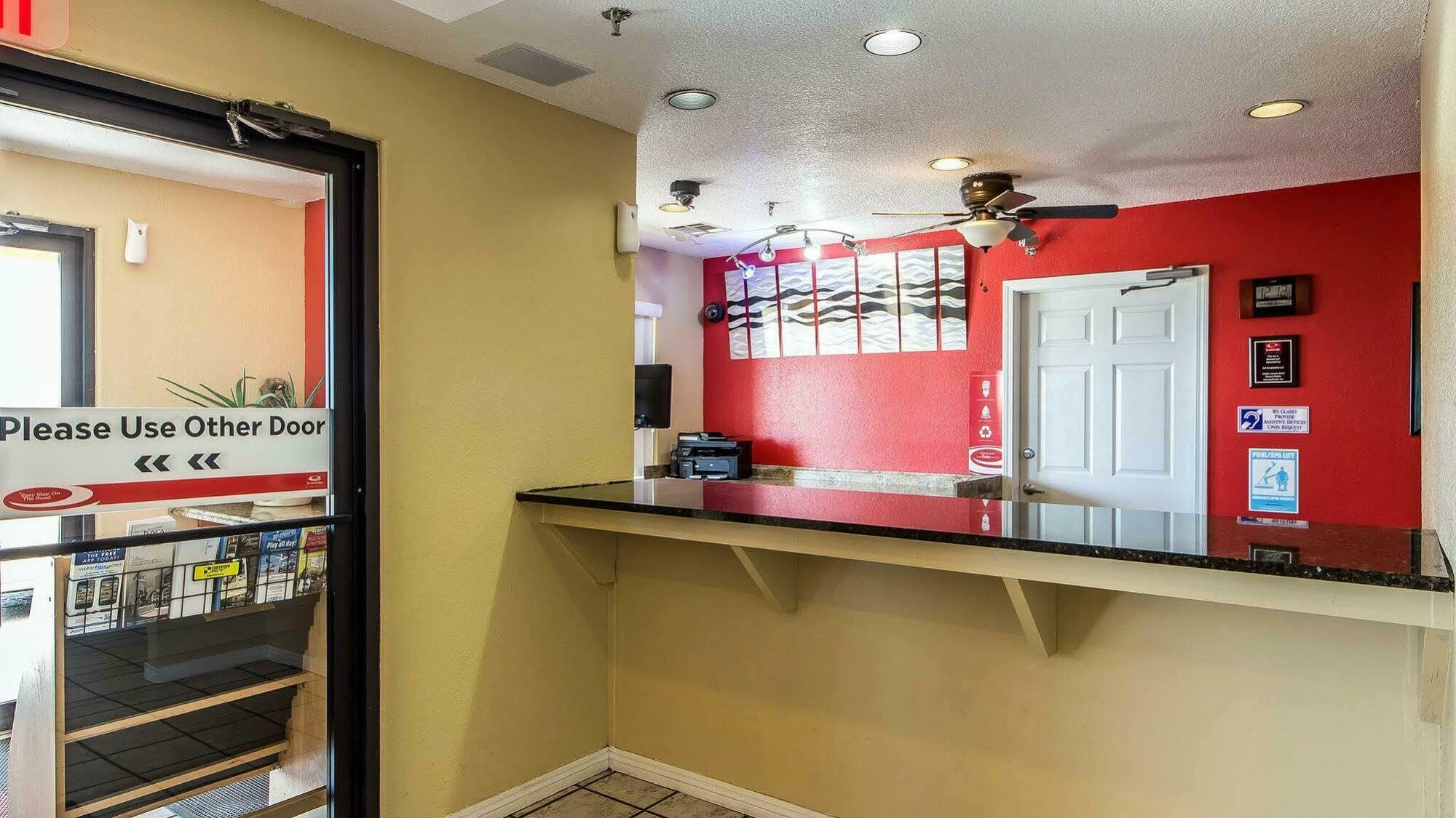 Econo Lodge Pryor Creek Экстерьер фото
